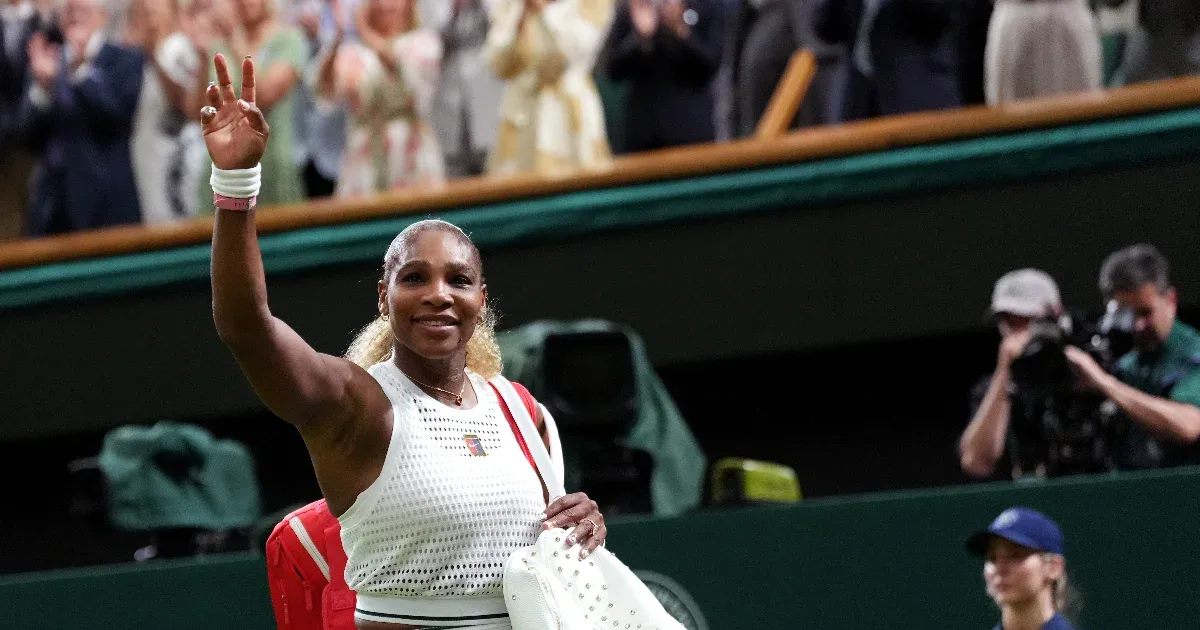 Serena Williams visszalépett a wimbledoni páros mérkőzéstől térdsérülés miatt
