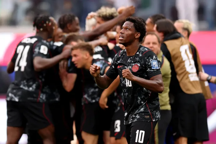 Jonathan David (10) ünnepli Stephen Eustáquio győztes gólját a legjobb 32 között Dél-Afrika ellen Los Angelesben vívott találkozón 2026. június 28-án. Fotó: Emilee Chinn / 2026 Getty Images