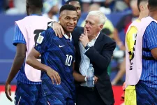Deschamps: Megkértem a két legerősebb játékosomat, hogy a végén azonnal menjenek oda megvédeni Mbappét