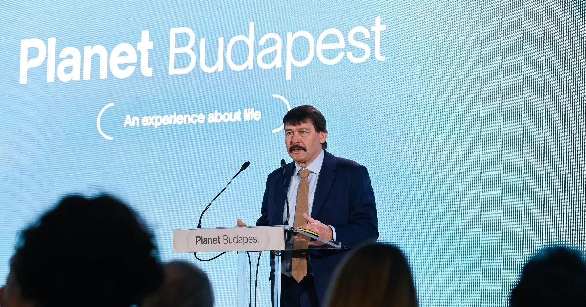 Áder János alapítványa szánalmasnak nevezte Magyar Péter vergődését, miután ő újabb 7 milliárd forintos állami támogatásról posztolt