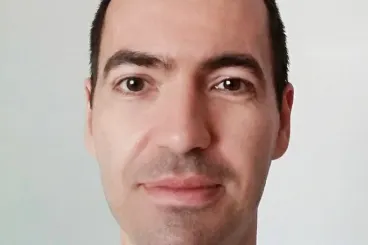 Nyáron elhunyt kritikus kollégánk, Bak Róbert verseskötete Merítés-díjat nyert