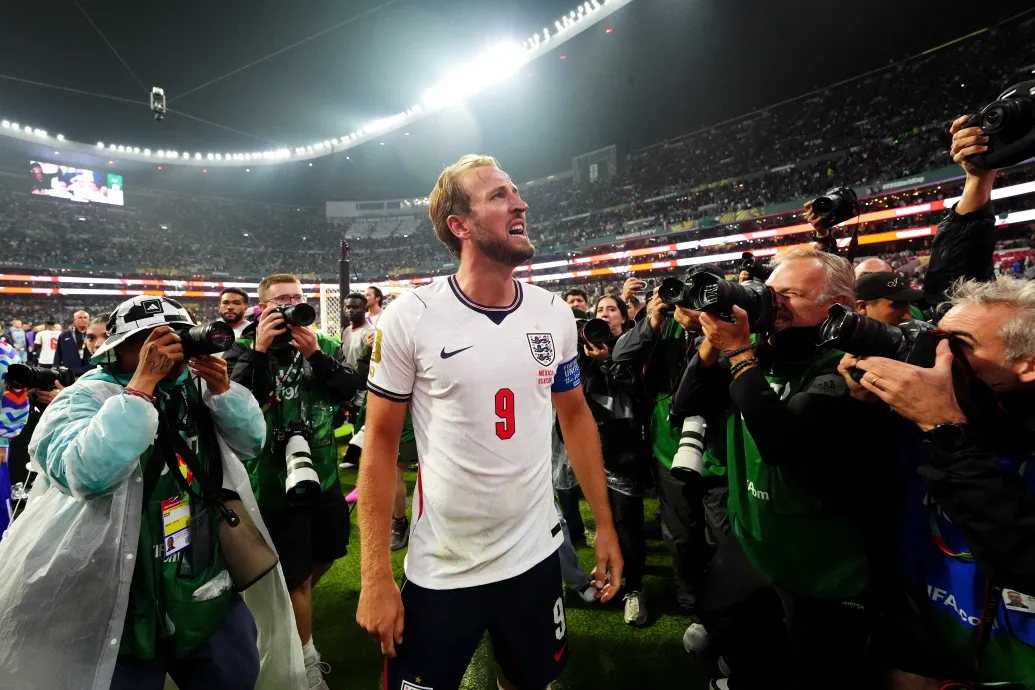 Ezt nehéz nevetés nélkül kibírni: Harry Kane-nek interjú közben ment el a hangja