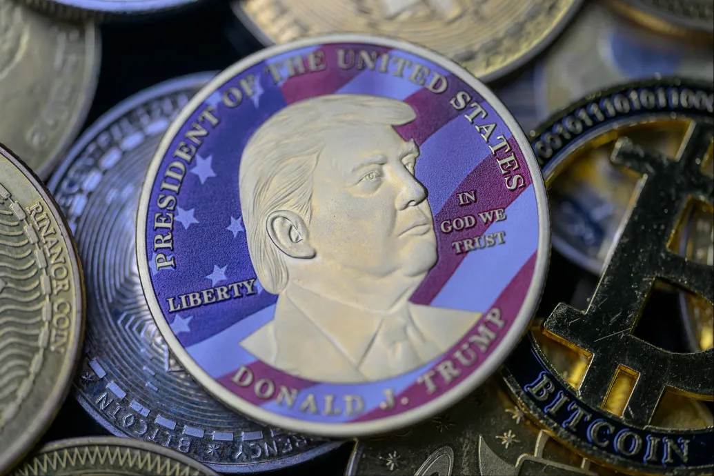 Közel 4 milliárd dollárt buktak befektetők Trump saját kriptovalutáján