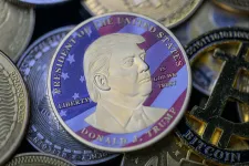 A befektetők csaknem 4 milliárd dollárt buktak, Trump 600 milliót keresett saját kriptovalutáján