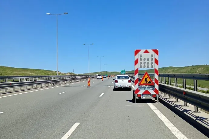 Beszakadt az A10-es autópálya Torda közelében, forgalomkorlátozást vezettek be