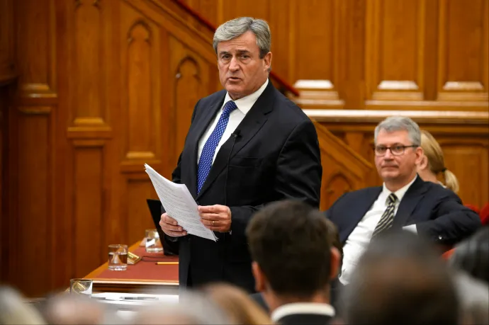 Kapitány István kirúgta az Eximbank vezetőjét