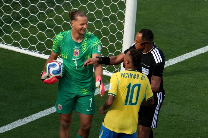 Összeszólalkozott a kapussal, majd zokogva a földre rogyott – így ért véget Neymar pályafutása a brazil válogatottban