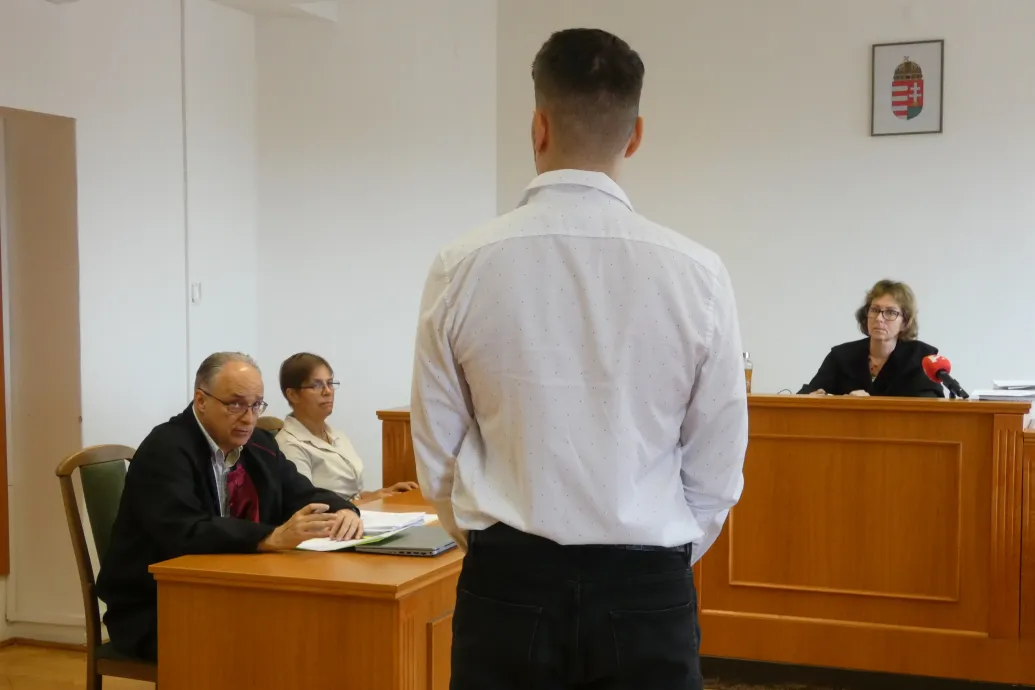 Már a tragikus baleset előtt is szabálytalankodott: a győri Aston Martin-os gázoló a bíróságon azt állította, nem tudja, miért adott gázt