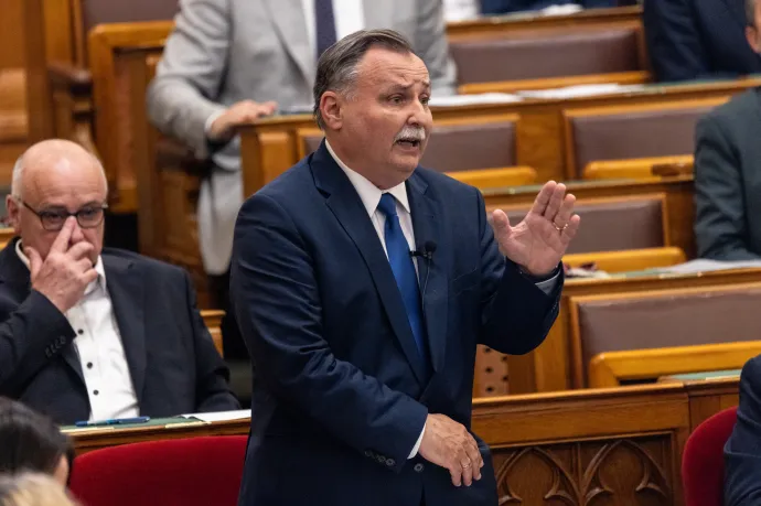 Gajdos László minisztériuma felülvizsgálja az ebrendészeti telepek működését
