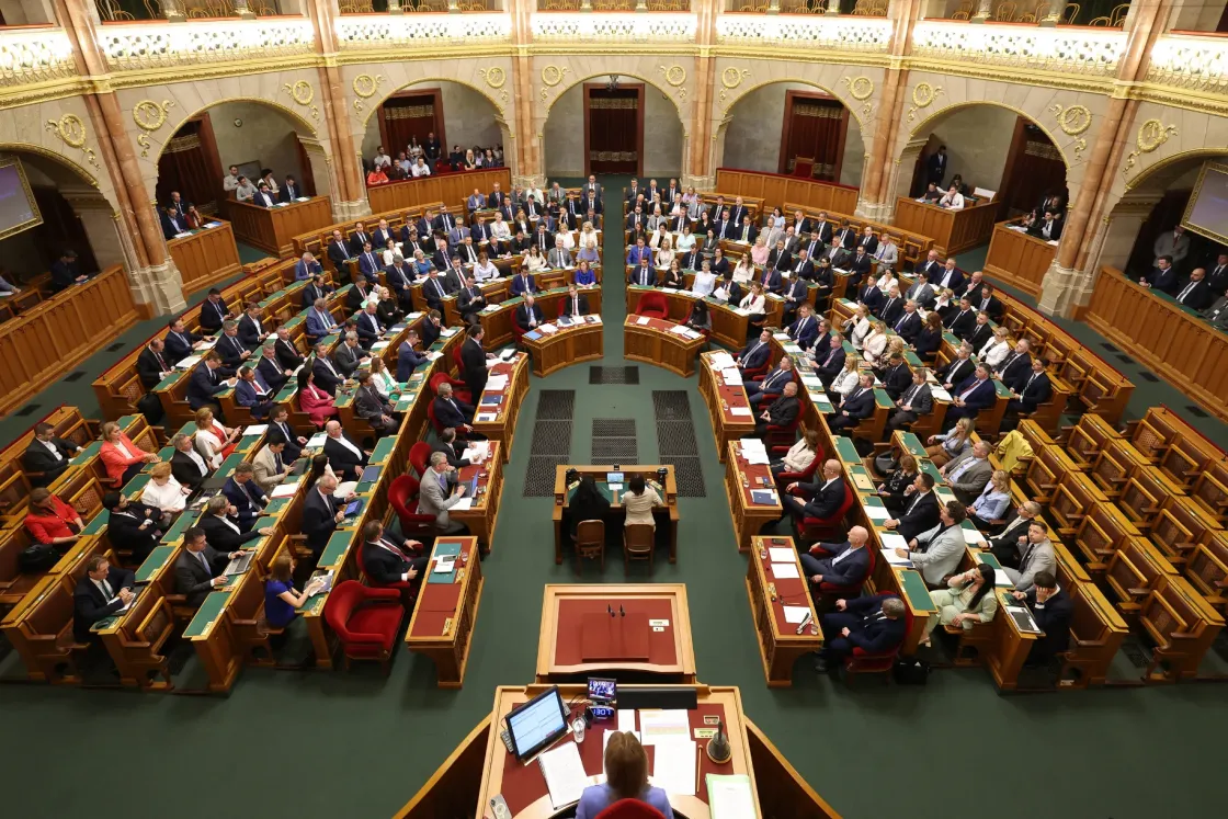 Vitézy a fideszes képviselőknek: A korrupciót tekintik szuverenitási kérdésnek