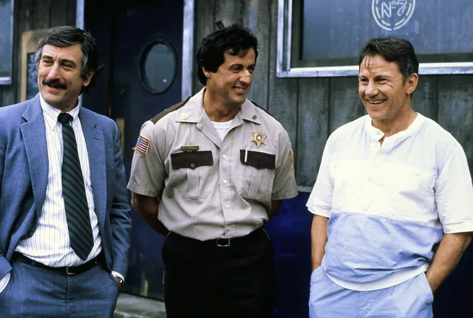 Robert De Niro, Sylvester Stallone és Harvey Keitel a Copland forgatásán, 1997-ben – Fotó: Miramax / Woods Entertainment / AFP