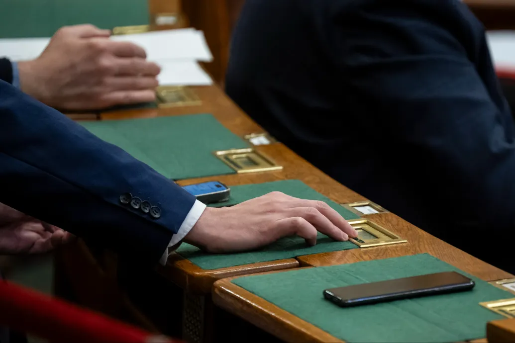 Megszavazta a parlament a Budapestnek szánt segélyhitel eltörlését