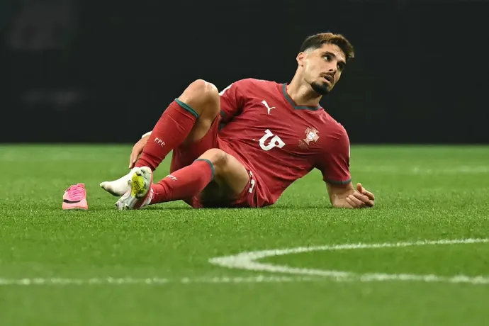 Létezhet magyarázat Pedro Neto kilyukasztott cipőjére