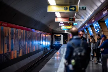 Schwarzenegger százmillióért akciózott a metróban, de civilek szerint ezen nagyot bukott a város