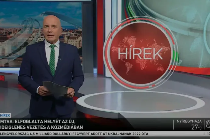 Videón, ahogy az M1-en bemondják, hogy az MTVA felfüggeszti a propagandát