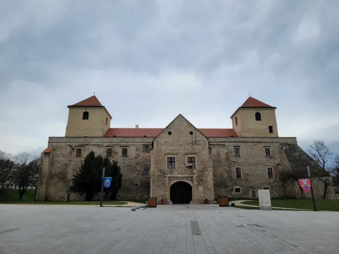A várpalotai Thury-vár – Fotó: Riba András