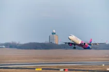A Wizz Air Catania helyett Palermóban rakta ki utasait a füstölgő Etna miatt, a légitársaság szerint nem jár kártérítés