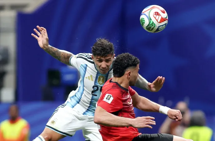 Enzo Fernández fejelte az argentinok győztes gólját – Fotó: Brett Davis / Reuters