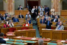 Több mint tíz órán keresztül tartott a parlamenti vita az Alaptörvény-módosításról