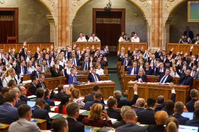 Tiszás újoncok a parlamentben: nem gombnyomogató embernek mentek oda, de a sok ülés próbára teszi őket