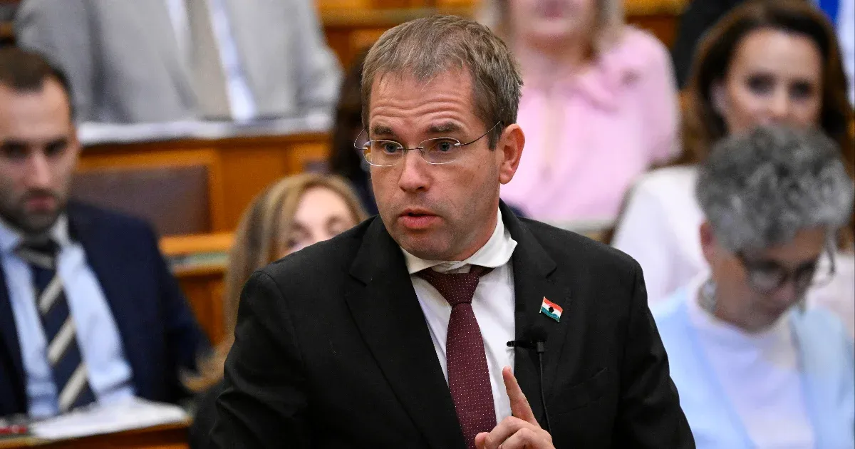 Rendkívüli ülést kezdeményezett jövő hétre a kormány, kedden szavazhatnak az Alaptörvény-módosításról