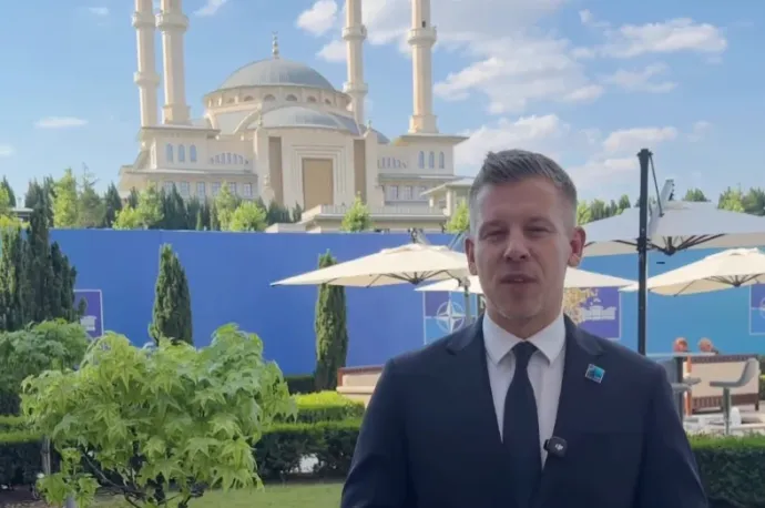 Sikeres volt a NATO-csúcs Magyar Péter szerint, aki most pár napot még marad nyaralni Törökországban