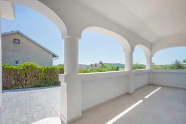 Rejtett panoráma a Belső-tóra: luxusrezidencia született újjá Tihany eldugott szegletében