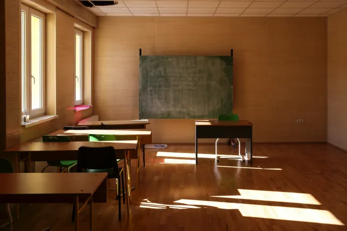Növeli az egyenlőtlenségeket a jobb és rosszabb hátterű gyerekek külön osztályba sorolása