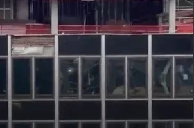 Több utcát is le kellett zárni New Yorkban, miután megsérült egy 37 emeletes épület