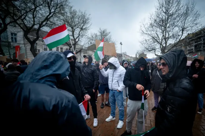 One of the men who confronted protesters at Orbán's rallies may have been employed by Fidesz, government suspects