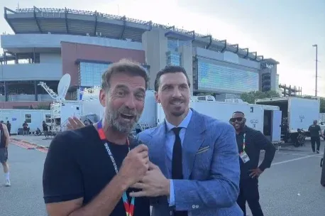 A váratlanul felbukkanó Ibrahimović szakította félbe Klopp elemzését a foci-vb-n