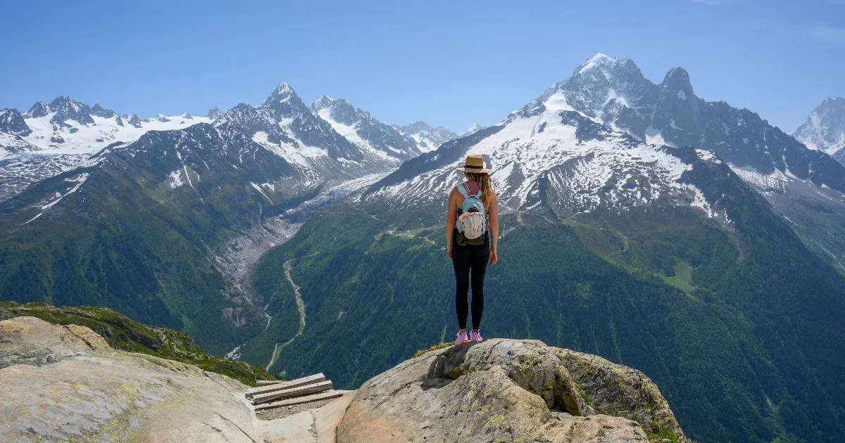 A Mont Blanc körüli túrázás kihívásai és szépségei A Mont Blanc körüli túrázás kihívásai és szépségei