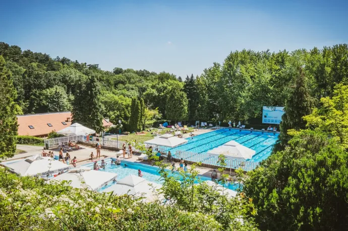Bezárták Budapest egyik népszerű strandját, és most azért nem nyitják ki, mert nem döntötték még el, mi legyen vele
