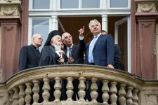 Több milliárd forint közpénzből építi budapesti központját egy itthon alig ismert egyház, ami részletesen reagált a Magyar-kormány vádjaira