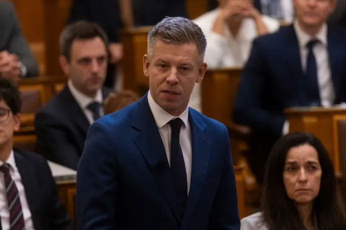 Medián: A magyarok 83 százaléka elégedett Magyar Péter országgyűlési beszédeinek tartalmával