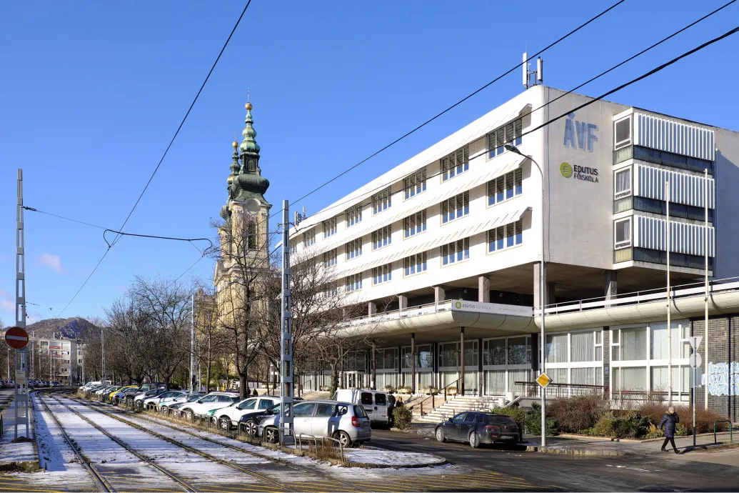 Rábólintott az önkormányzat: 140 lakásos lakópark épül a Feneketlen-tóhoz