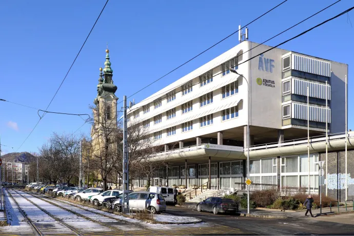 Rábólintott az önkormányzat: 140 lakásos lakópark épül a Feneketlen-tóhoz