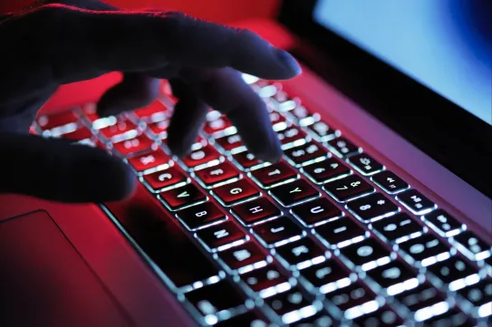 Elavult honlapokat célzó hackertámadás áldozata lehet több székelyföldi önkormányzat