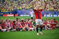 Norvégia sikerének titka: eredménykényszer helyett a türelemre építenek, a foci mellett más sportágban is játszanak a gyerekek