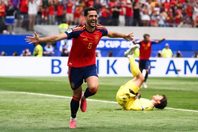 Nem csatár, mégis ő szerezte a spanyol válogatott legfontosabb góljait a vb-n
