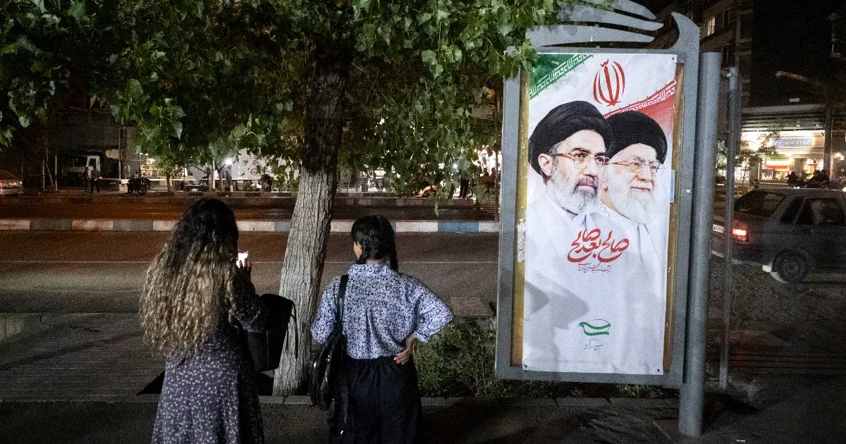 Irán új legfelsőbb vezetője bosszút esküdött apja gyilkosai ellen