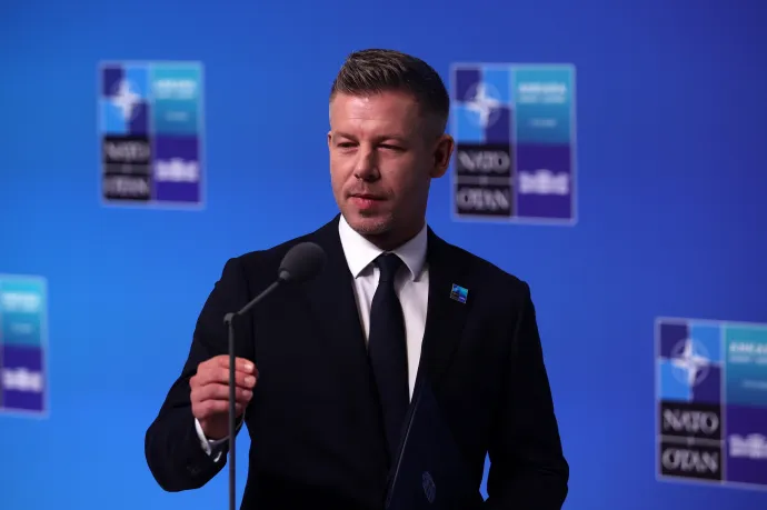 Magyar Péter szerint a Fidesz és Sulyok alkotmánybírósági beadvánnyal fúrná meg a legújabb alkotmánymódosítást, reagált rá Gulyás is