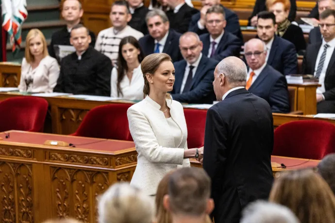 Forsthoffer Ágnes már alá is írta az Alaptörvény-módosítást, Sulyoknak öt napja maradt dönteni