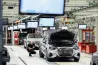 Négykarú octopus és tetőről lógó autók alatt jártuk be az új kecskeméti Mercedes-gyárat, ahonnan évente több tízezer autót exportálnak majd