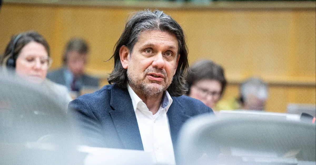 Brüsszelben panaszkodik alkotmányos puccsra közel ötven fideszes és más EP-képviselő