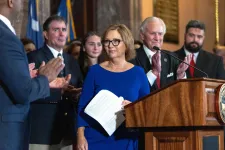 Váratlan halála után Lindsey Grahamet húga követheti a szenátori székben