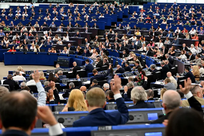 Orbánék frakciója helyett Magyaréké „foglalta el Brüsszelt”