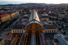 Füstölni kezdett egy mozdony a Keleti pályaudvaron, több vágányon korlátozták a forgalmat