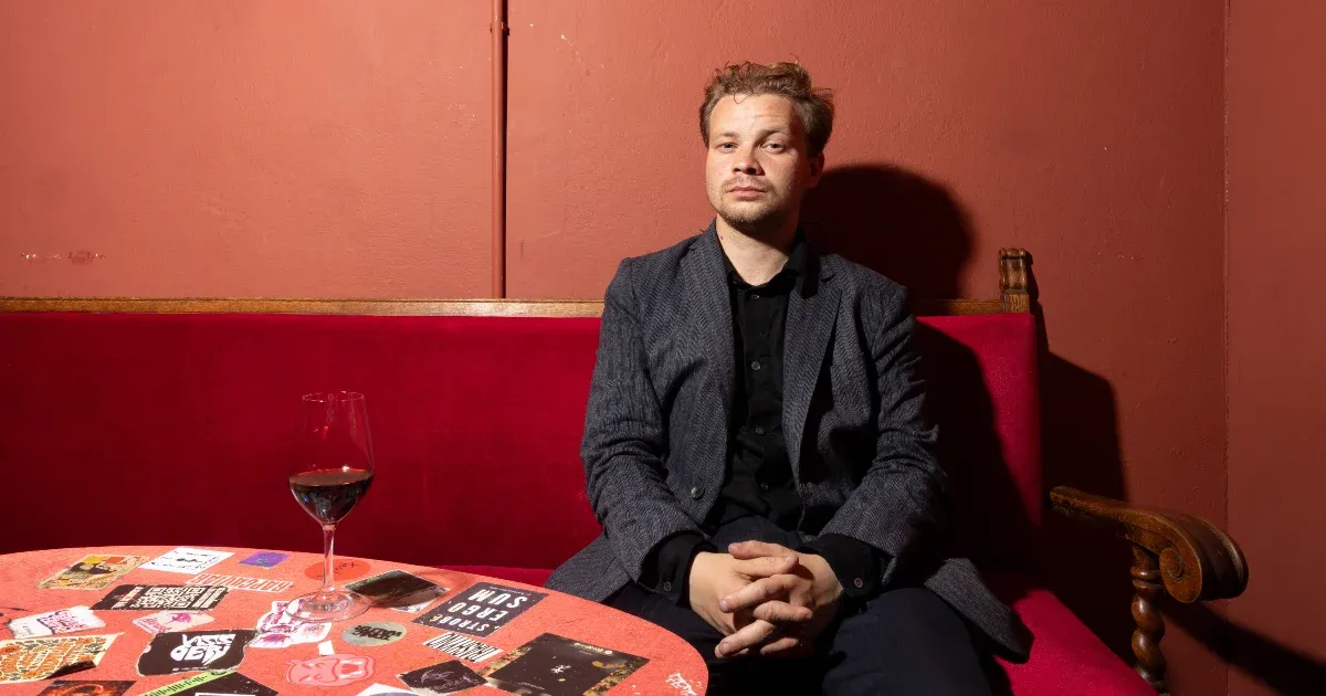 A brit gitárzene új kihívásai: Geordie Greep és a Black Midi szürreális világa A brit gitárzene új kihívásai: Geordie Greep és a Black Midi szürreális világa