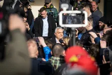 Megvárja a Fidesz a foci-vb-t néző Orbánt, csak jövő kedden tárgyalnak az új frakcióvezetőről